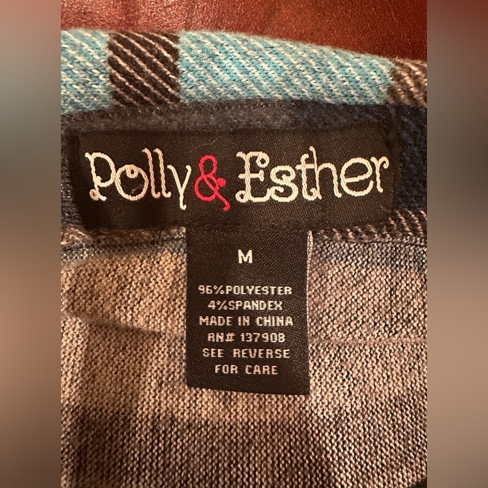 Polly & Esther Red Plaid Button Down Shirt Medium - Picture 7 of 7